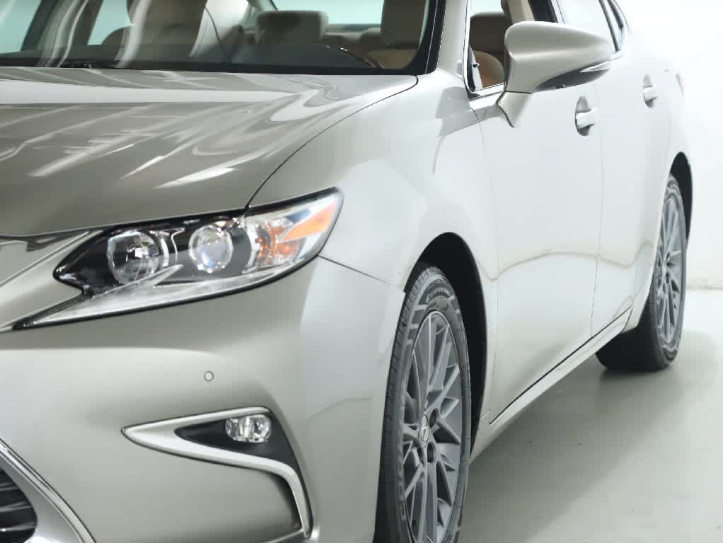 Used 2018 Lexus ES 350 w/ Premier Package FWD image 4