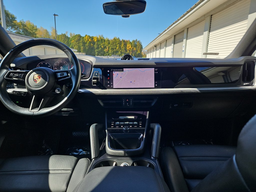 Used 2024 Porsche Cayenne Coupe AWD/4WD image 12