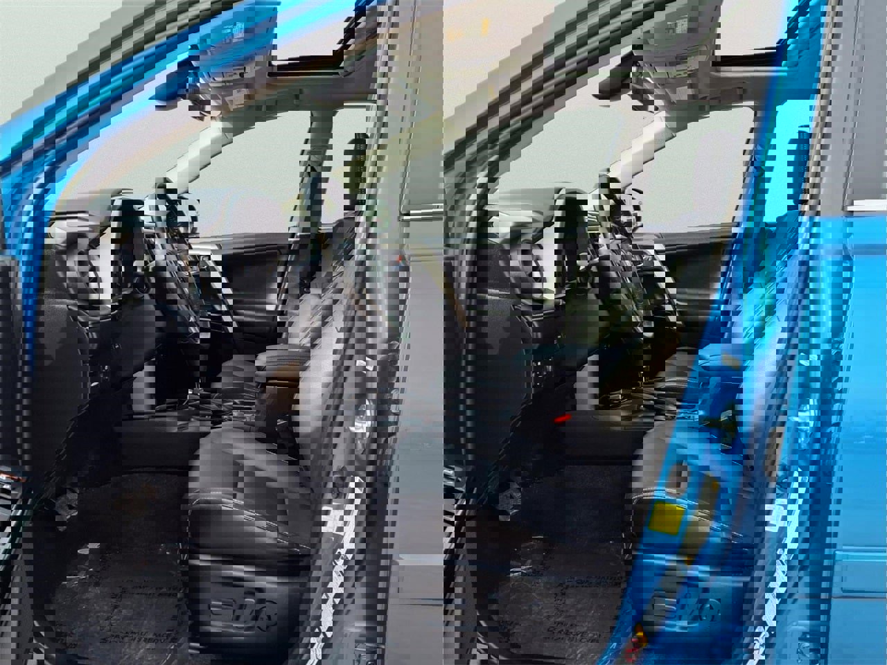 Used 2018 Toyota RAV4 Limited w/ Protection Package image 17