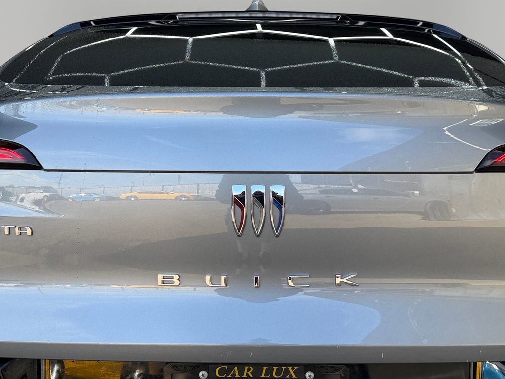 Used 2025 Buick Envista Sport Touring image 21