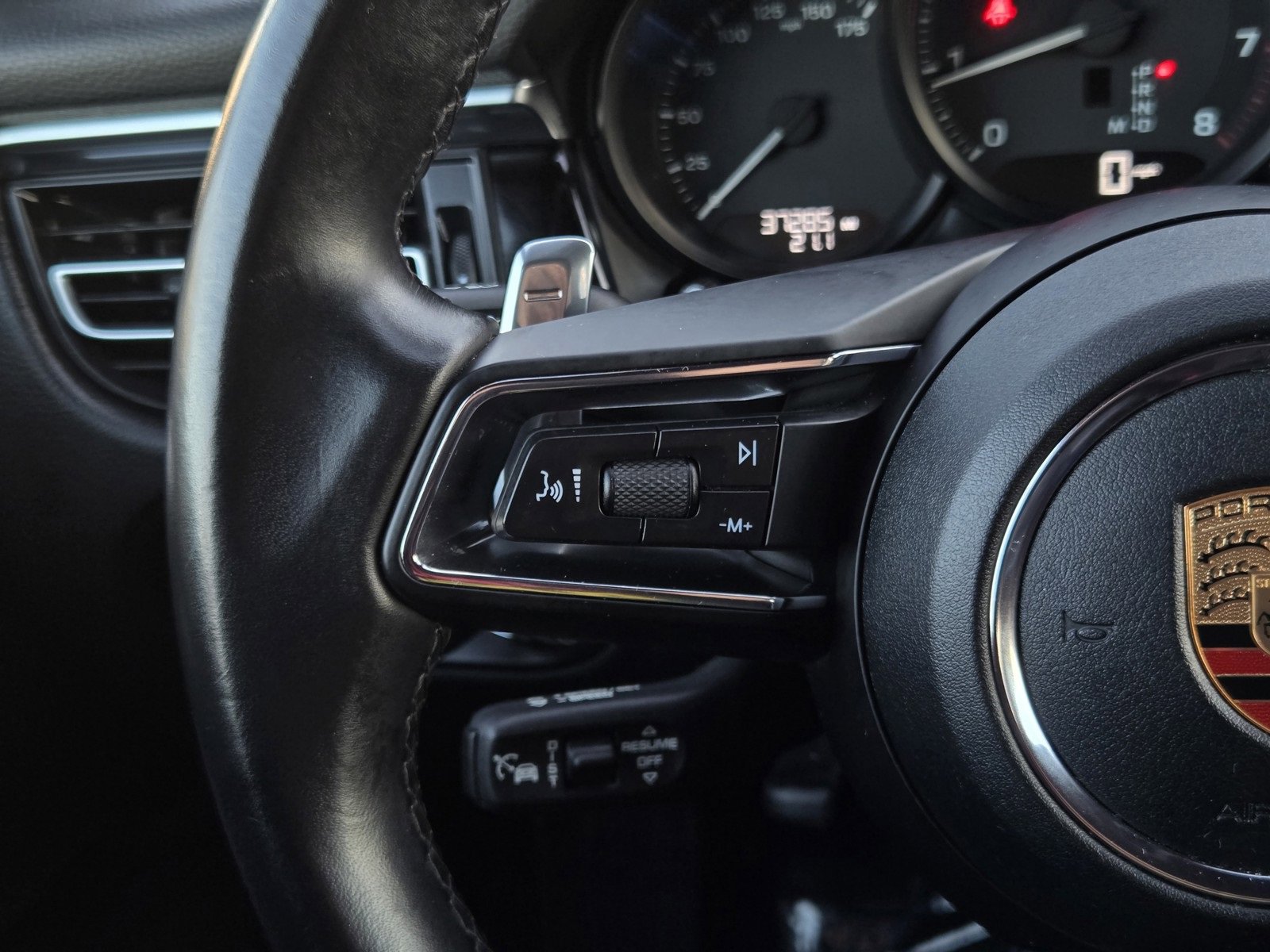 Used 2024 Porsche Macan image 23