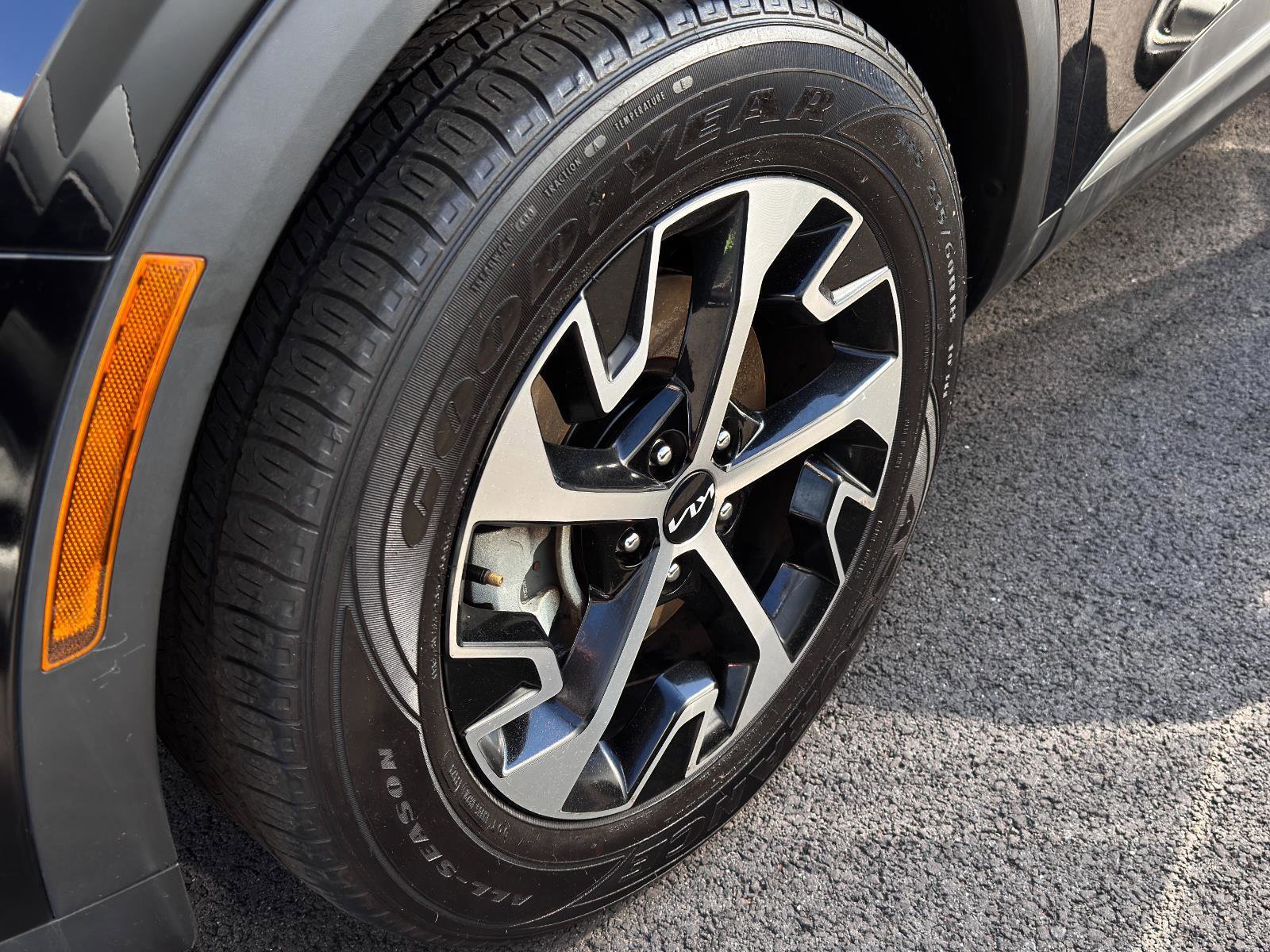 Used 2023 Kia Sportage EX image 12