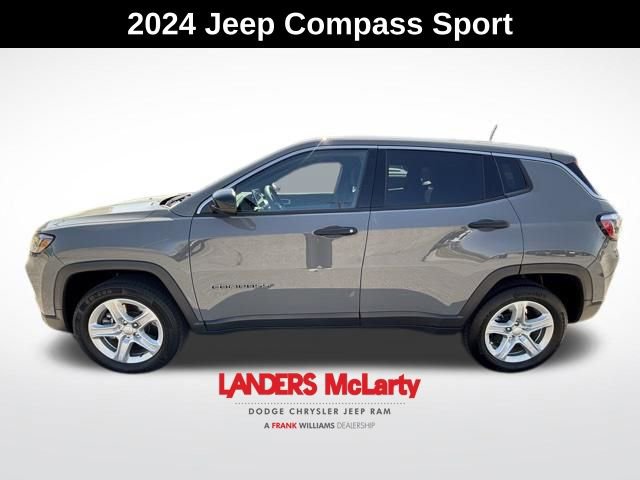 Used 2024 Jeep Compass Sport image 3