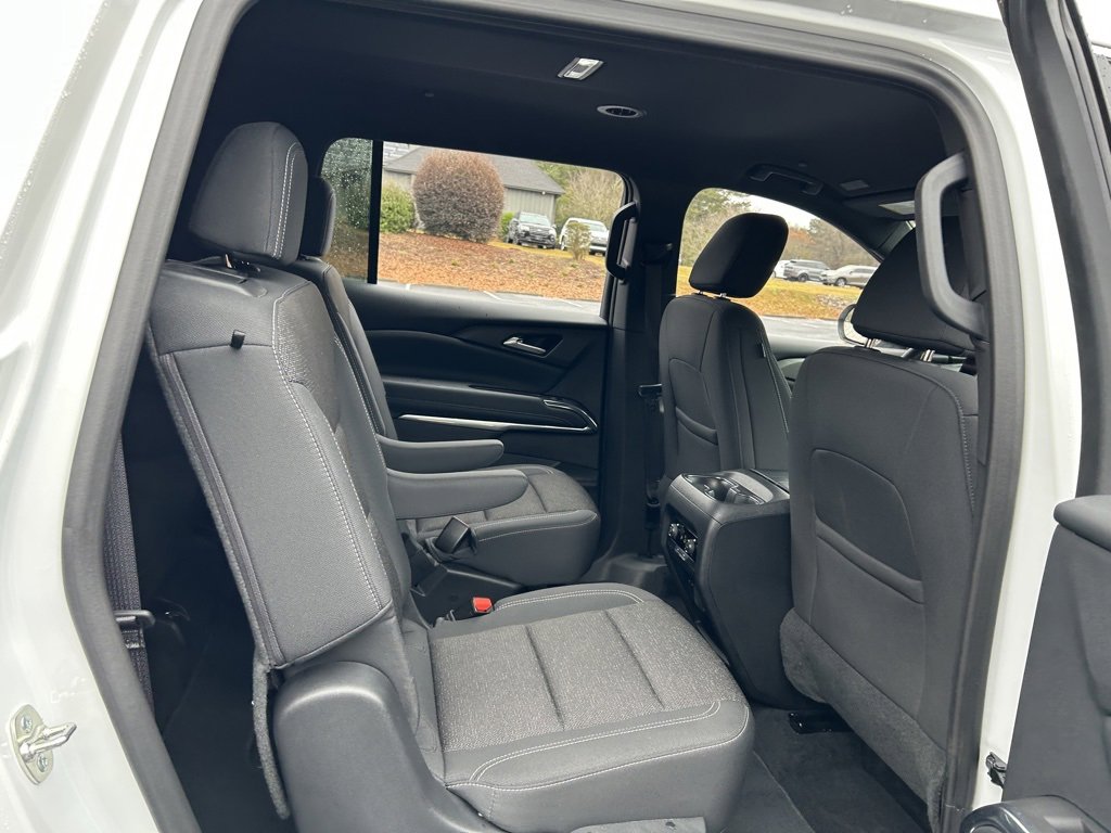 Used 2024 Chevrolet Traverse LT image 48