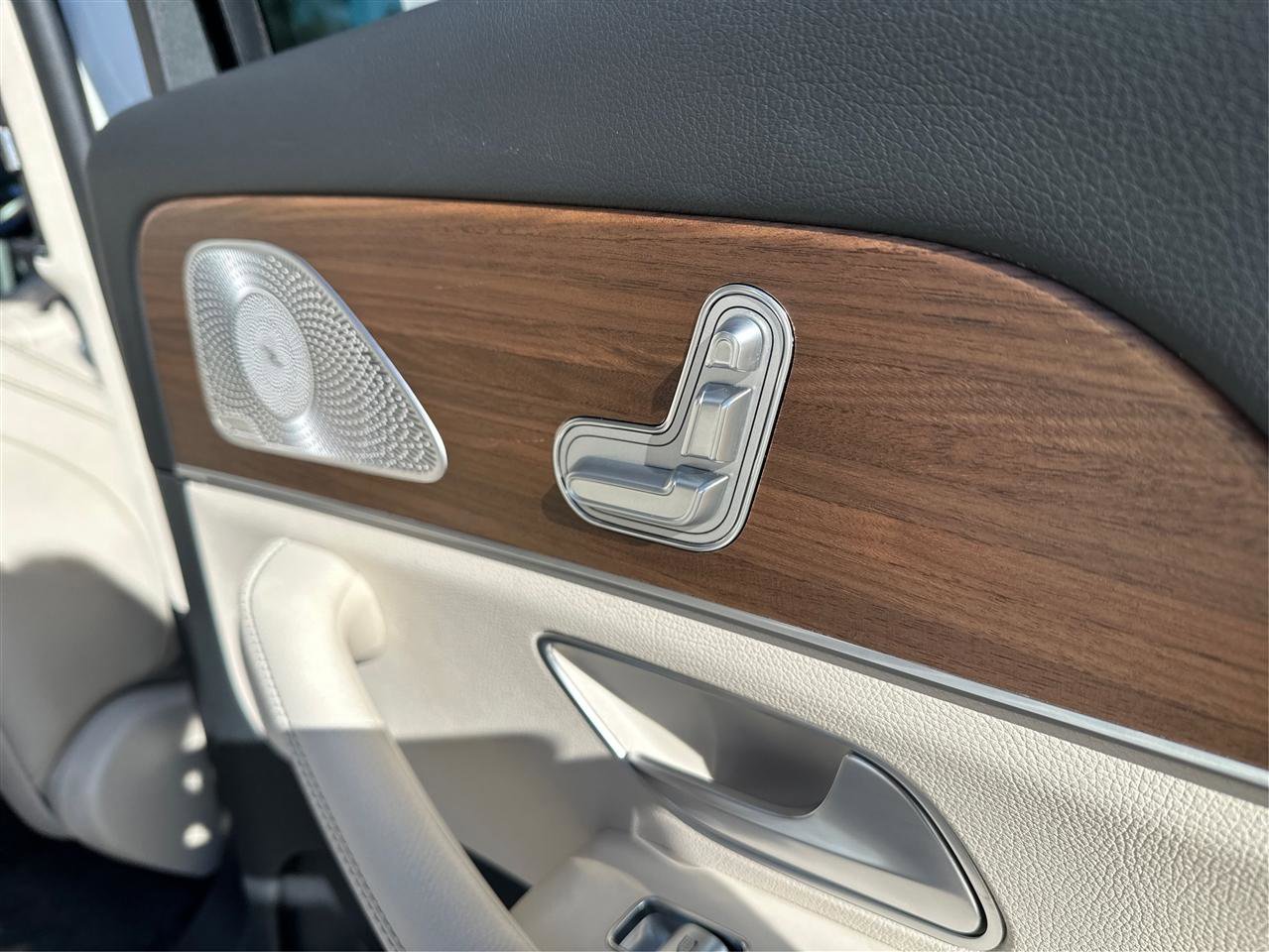 Used 2023 Mercedes-Benz GLS 450 4MATIC w/ AMG Line Exterior image 46