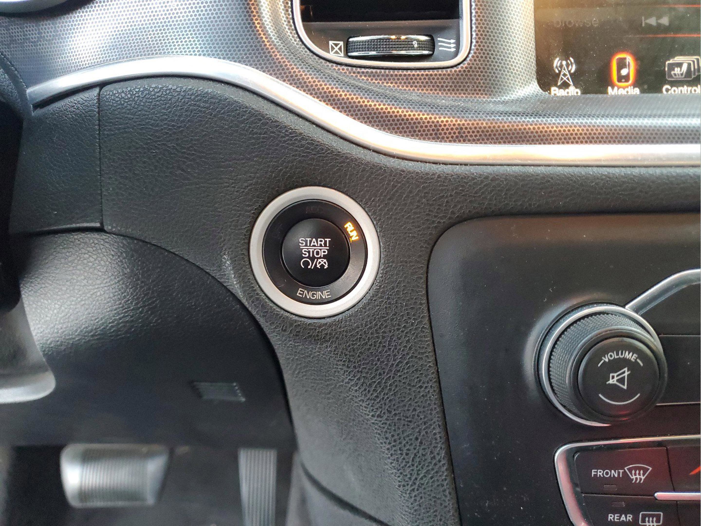 Used 2016 Dodge Charger SXT image 22