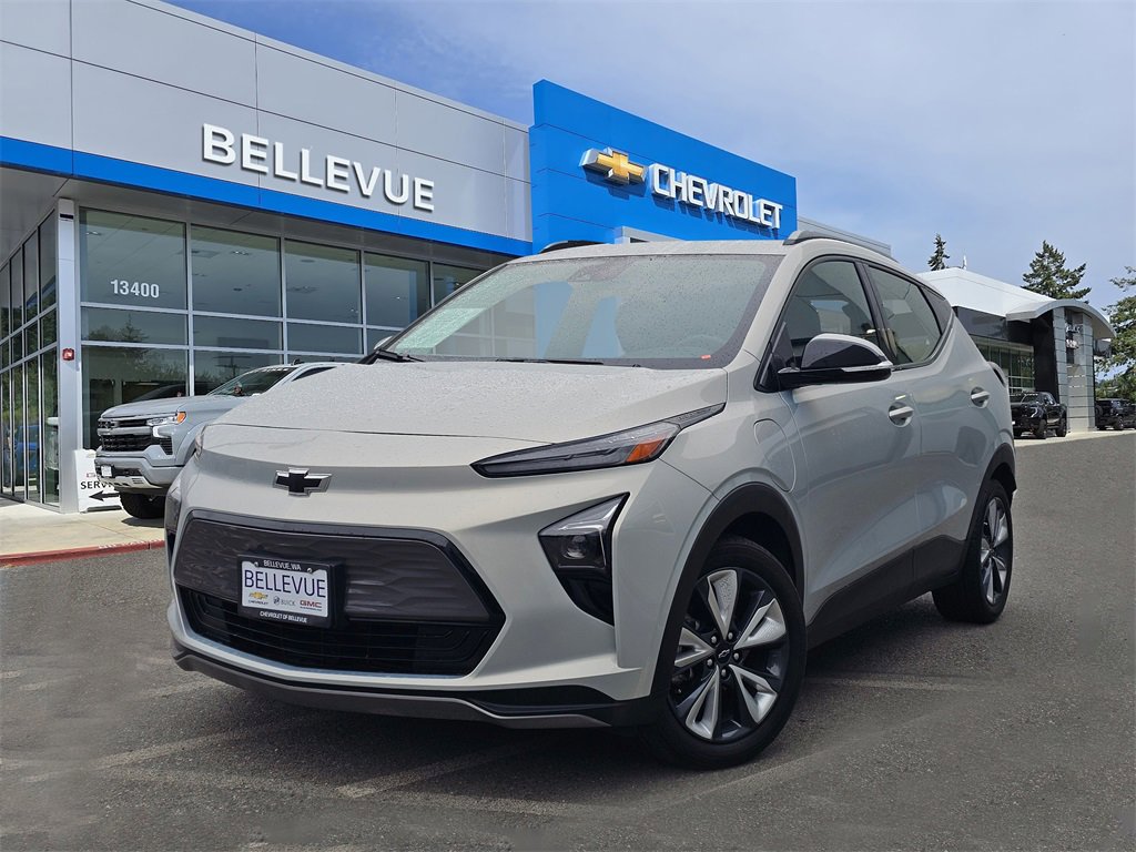 Used 2022 Chevrolet Bolt EUV LT w/ Convenience Package image 1