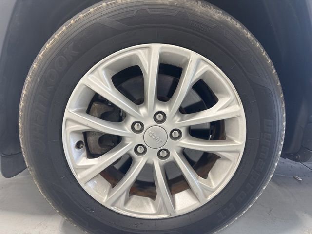 Used 2021 Jeep Cherokee Latitude image 11