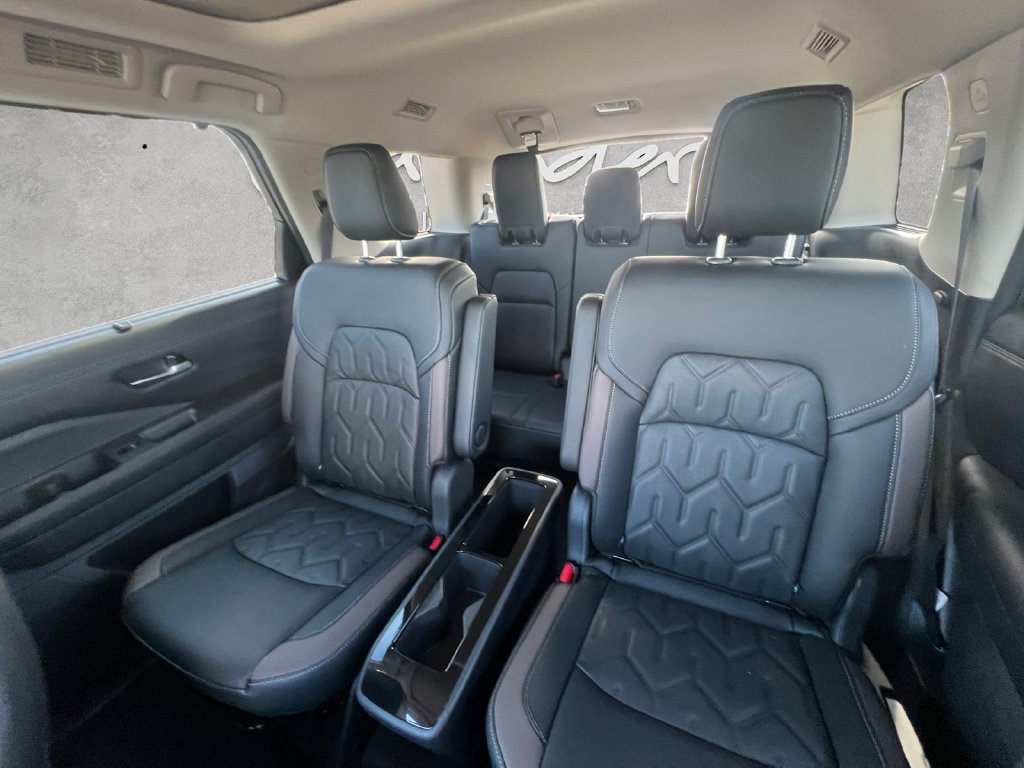 New 2026 Nissan Pathfinder Platinum FWD image 23