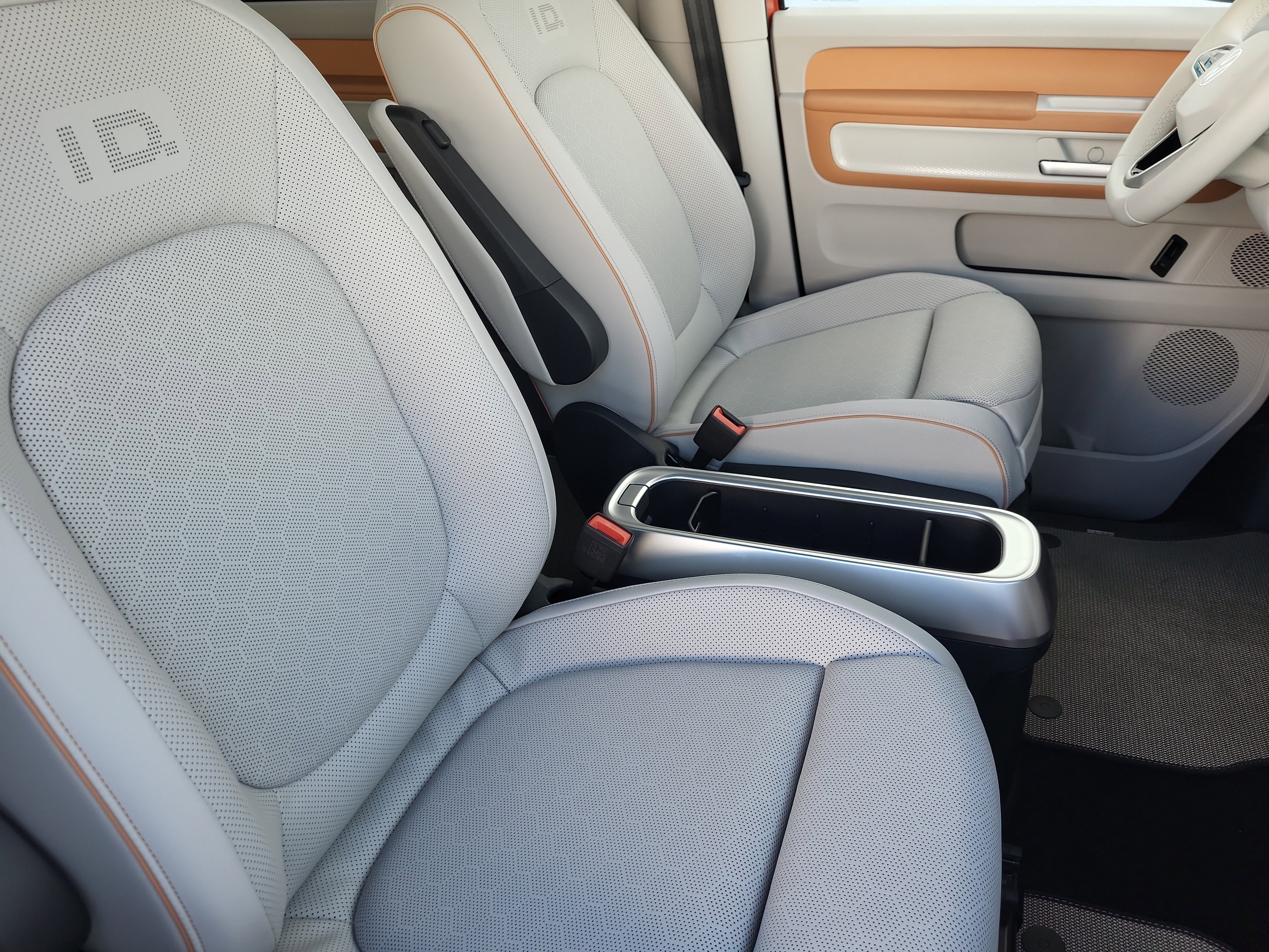 New 2025 Volkswagen ID. Buzz 1st Edition image 27