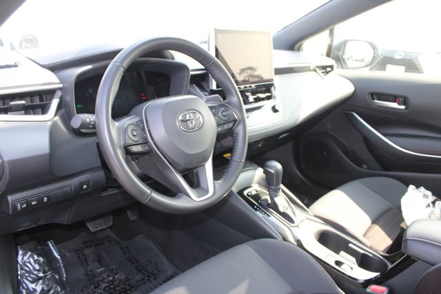 Used 2025 Toyota Corolla SE w/ SE Premium Package image 12