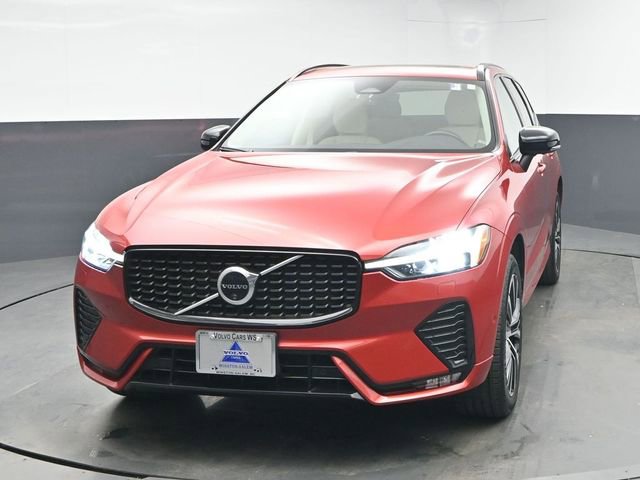 Used 2024 Volvo XC60 B5 Plus w/ Protection Package Premier AWD/4WD image 3