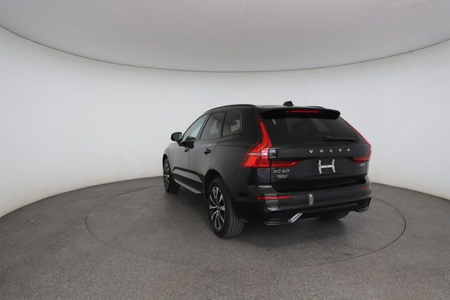 Used 2023 Volvo XC60 B5 Plus image 13