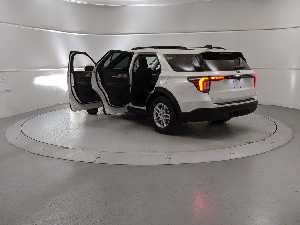 New 2025 Ford Explorer Active image 10