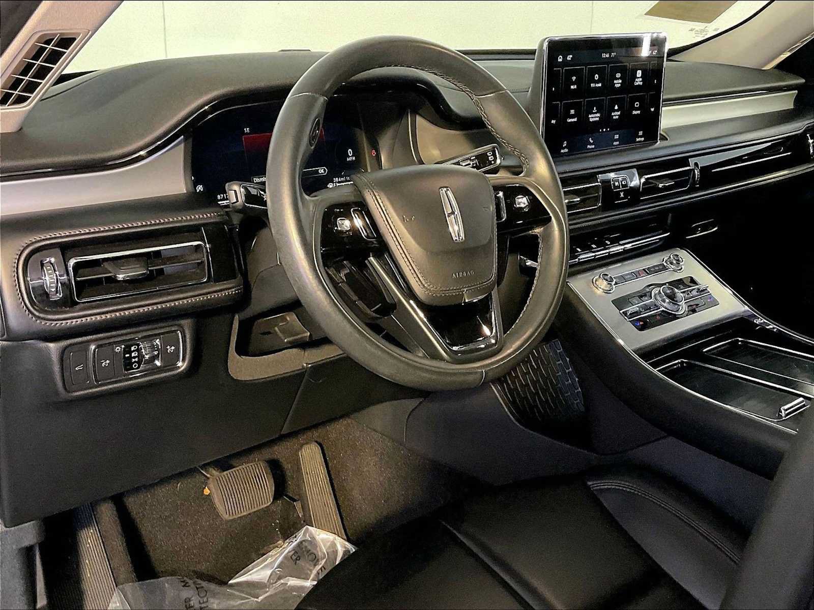 Used 2021 Lincoln Aviator AWD image 4
