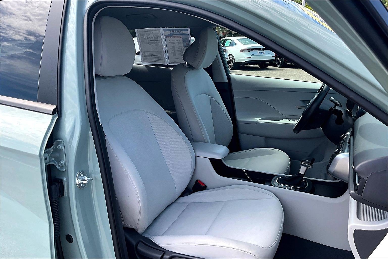Used 2025 Hyundai Kona SEL AWD/4WD image 7