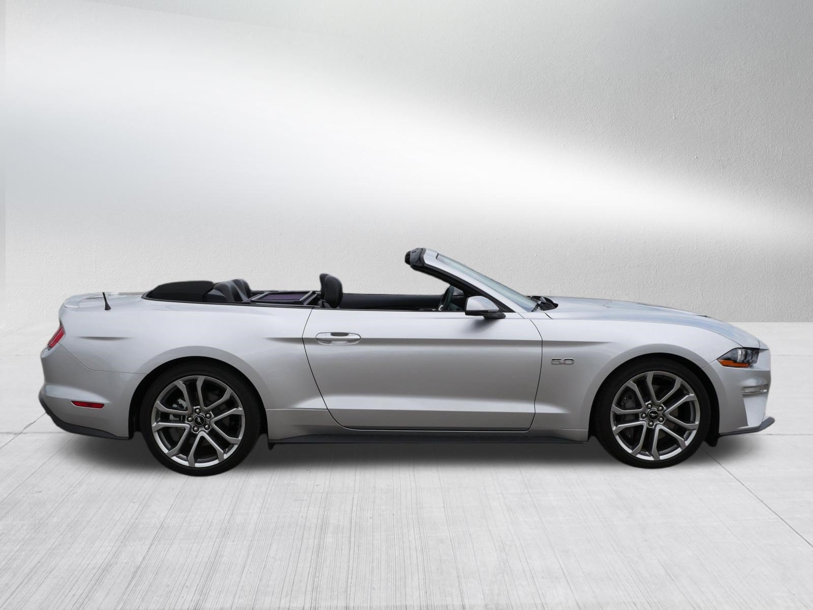 Used 2019 Ford Mustang GT Premium w/ Equipment Group 401A RWD image 8