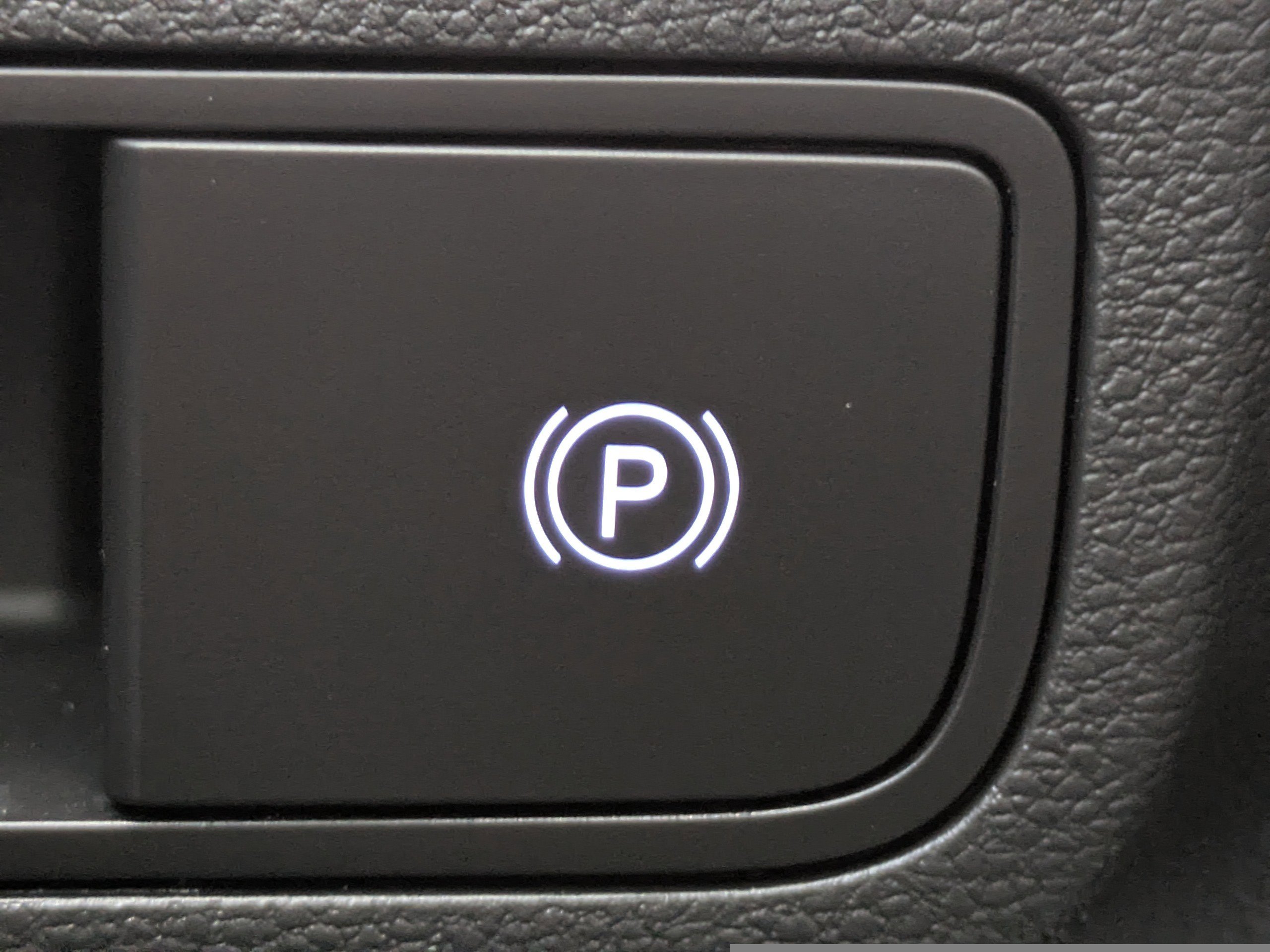 Certified 2025 Hyundai Kona SEL image 29