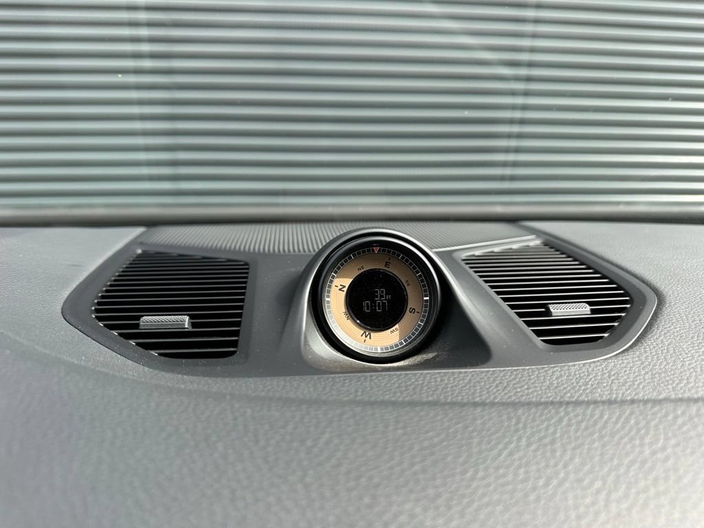 Certified 2025 Porsche Cayenne S AWD/4WD image 31