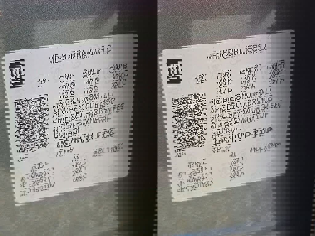 Used 2023 Chevrolet Traverse LT image 44