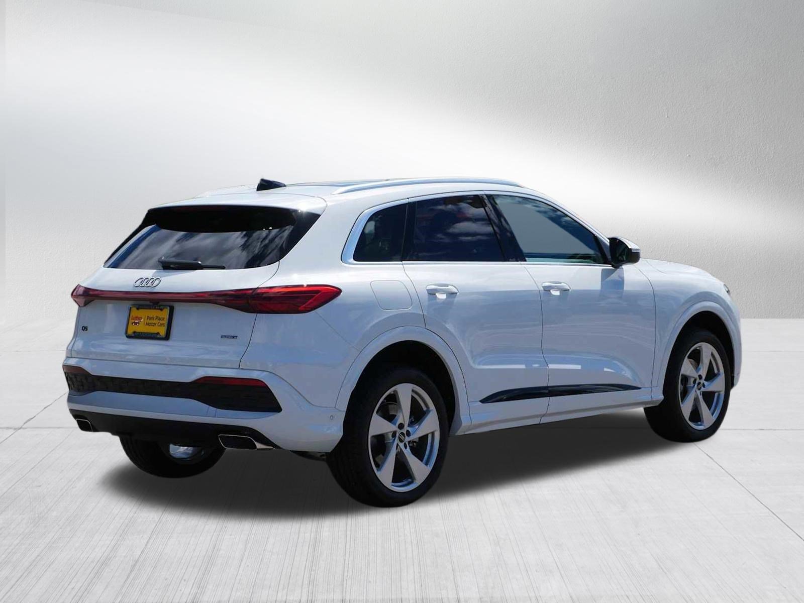 Certified 2025 Audi Q5 Premium Plus w/ Premium Plus image 2