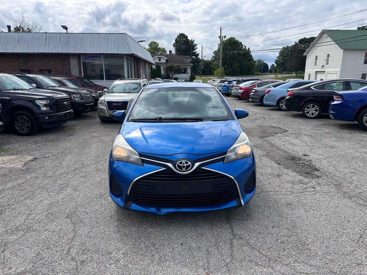 Used 2016 Toyota Yaris LE image 2