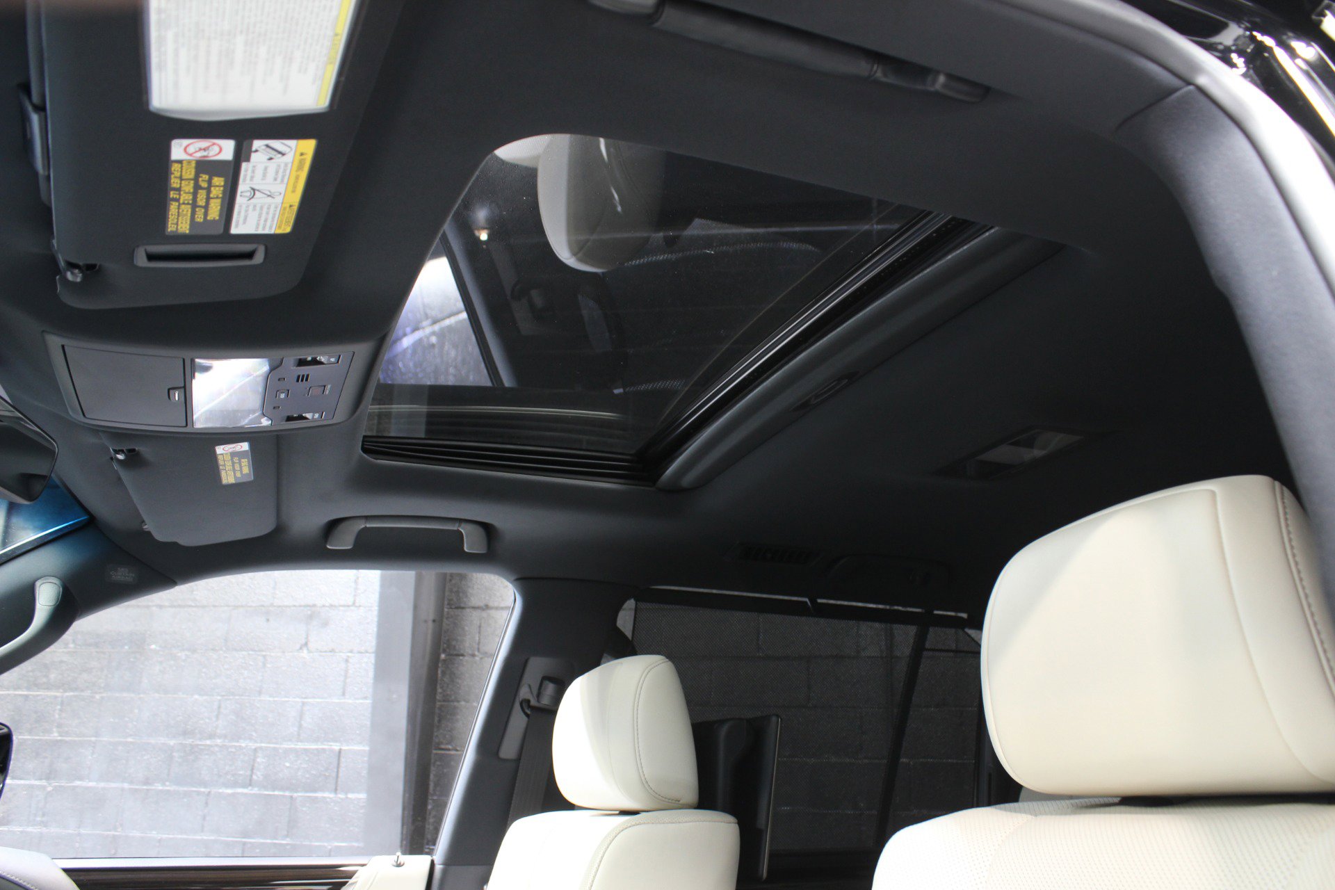 Used 2019 Lexus LX 570 Three-Row Inspiration Series w w/ Inspiration Series image 20