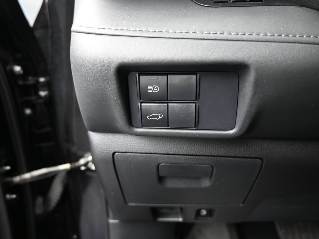 Used 2021 Toyota Highlander XLE image 31