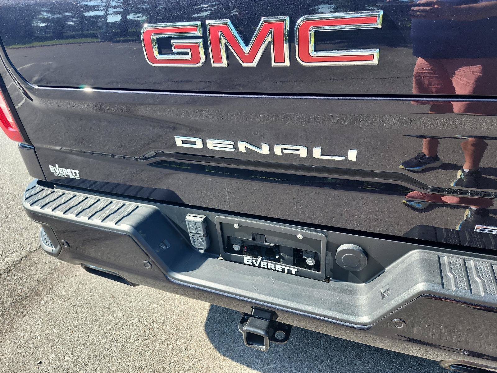 Used 2022 GMC Sierra 1500 Denali w/ Denali Reserve Package AWD/4WD image 4