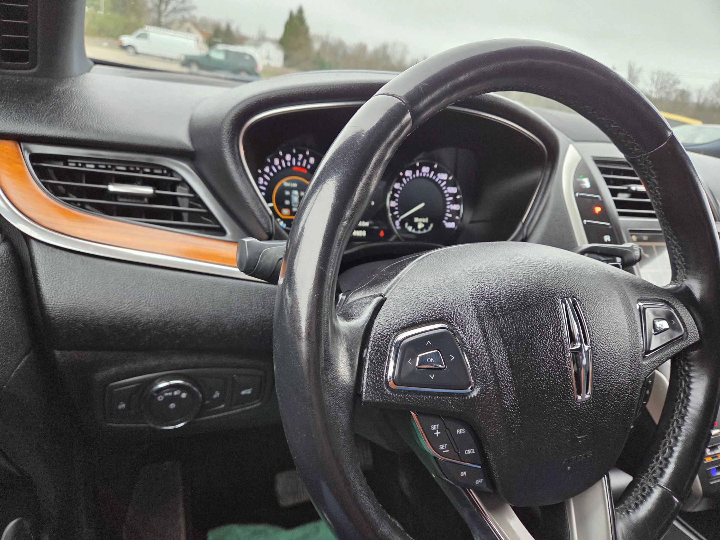 Used 2019 Lincoln MKC Reserve w/ MKC Climate Package image 8