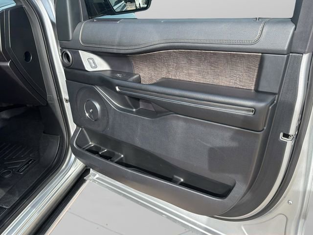 Used 2021 Ford Expedition Limited image 10