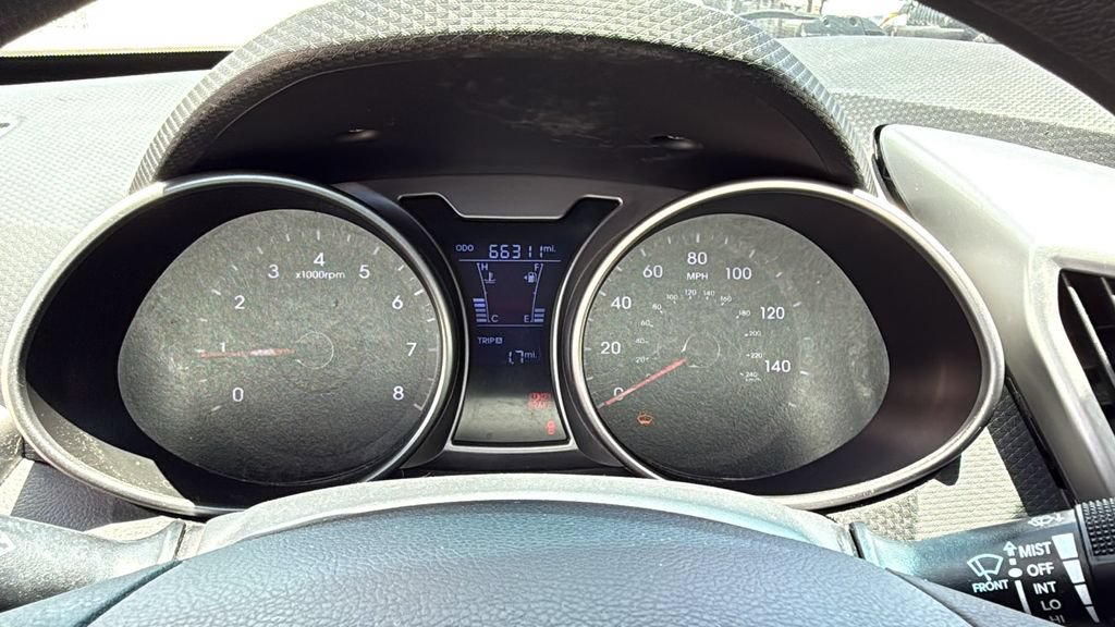 Used 2016 Hyundai Veloster FWD image 28