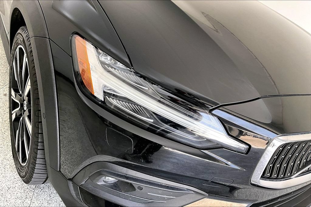 Used 2022 Volvo V60 T5 Cross Country w/ Advanced Package AWD/4WD image 38
