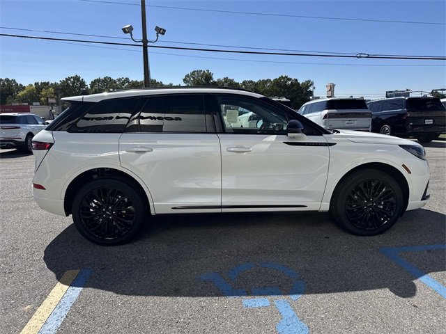 New 2026 Lincoln Corsair Premiere image 3