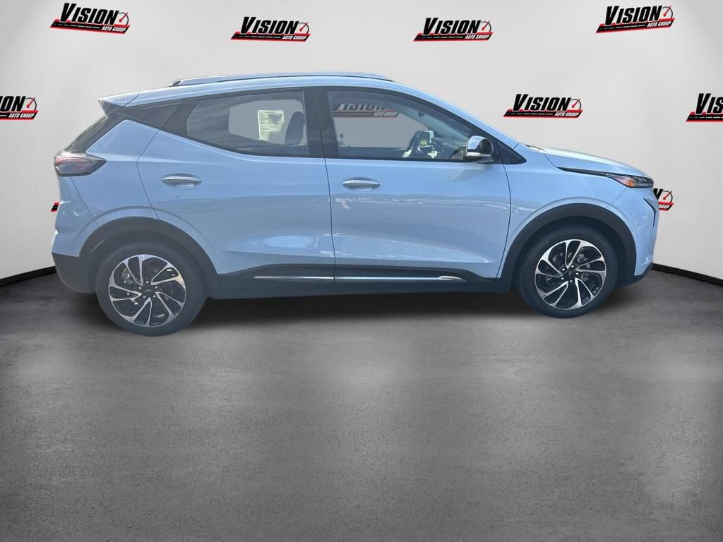 Used 2023 Chevrolet Bolt EUV Premier FWD image 4