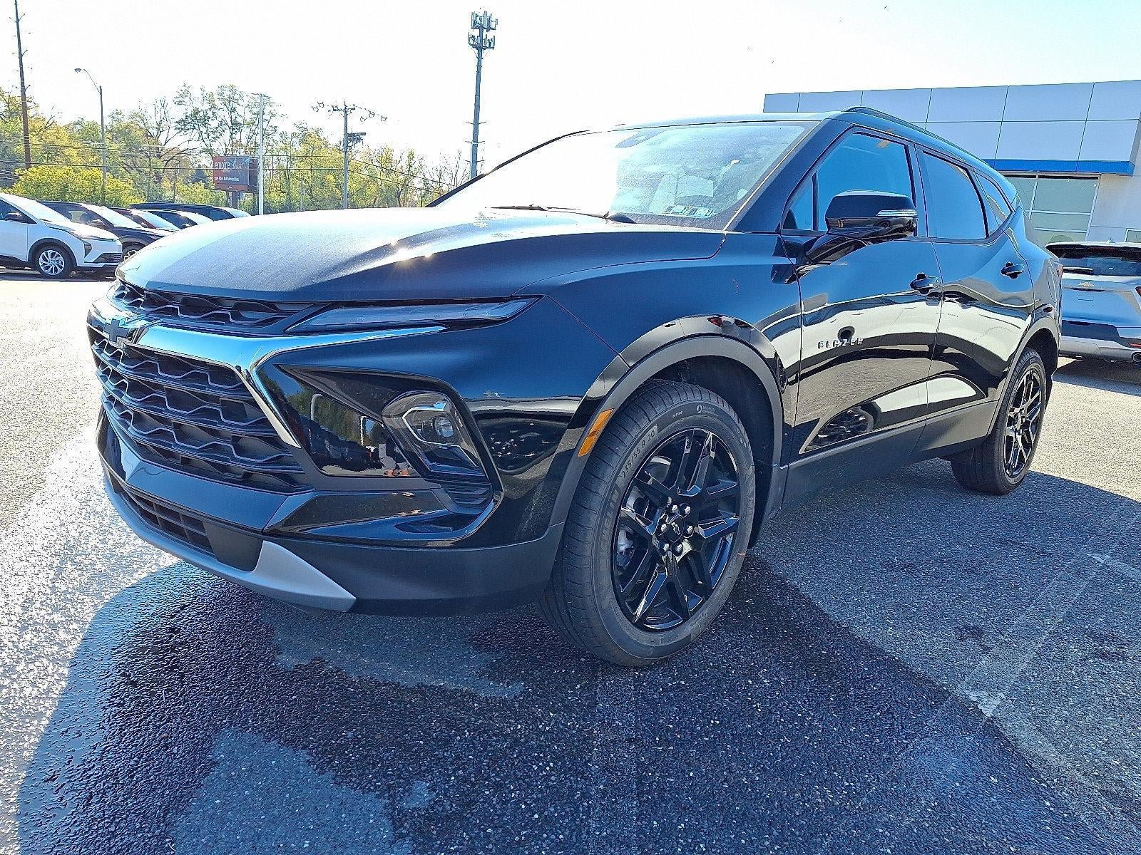 New 2026 Chevrolet Blazer LT w/ Sound & Technology Package AWD/4WD image 2