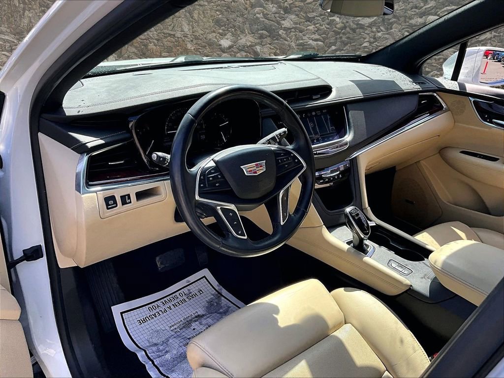 Used 2017 Cadillac XT5 Luxury w/ Driver Awareness Package AWD/4WD image 12