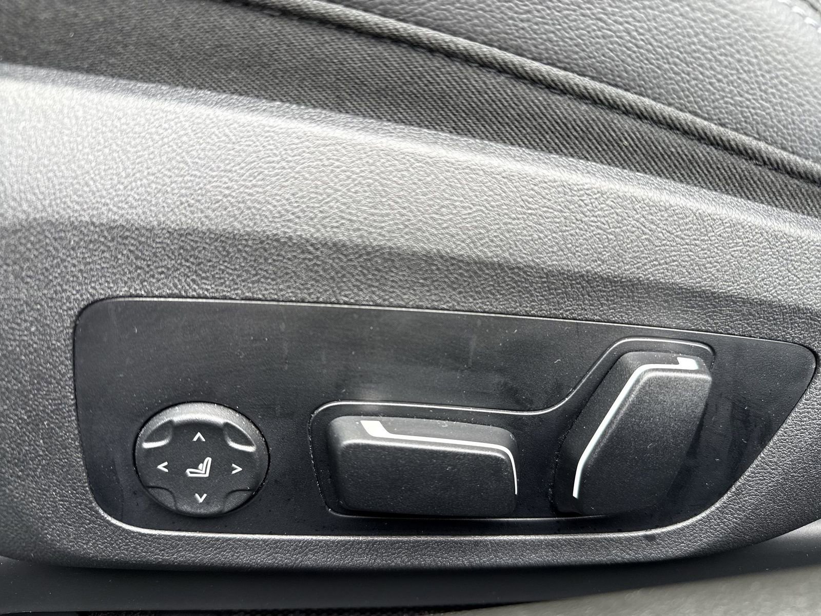 Used 2024 BMW M240i xDrive Coupe w/ Premium Package image 13