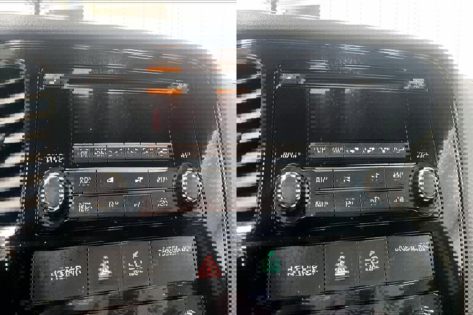 Used 2014 Mitsubishi Outlander ES image 34