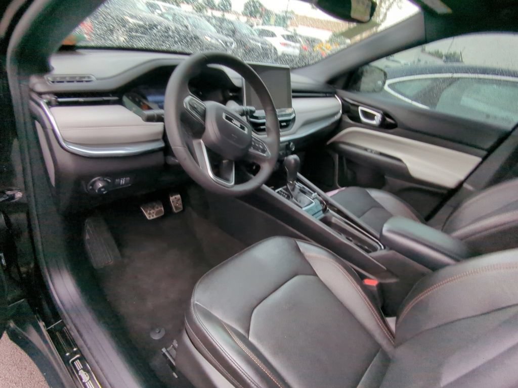 Used 2023 Jeep Compass Limited AWD/4WD image 7