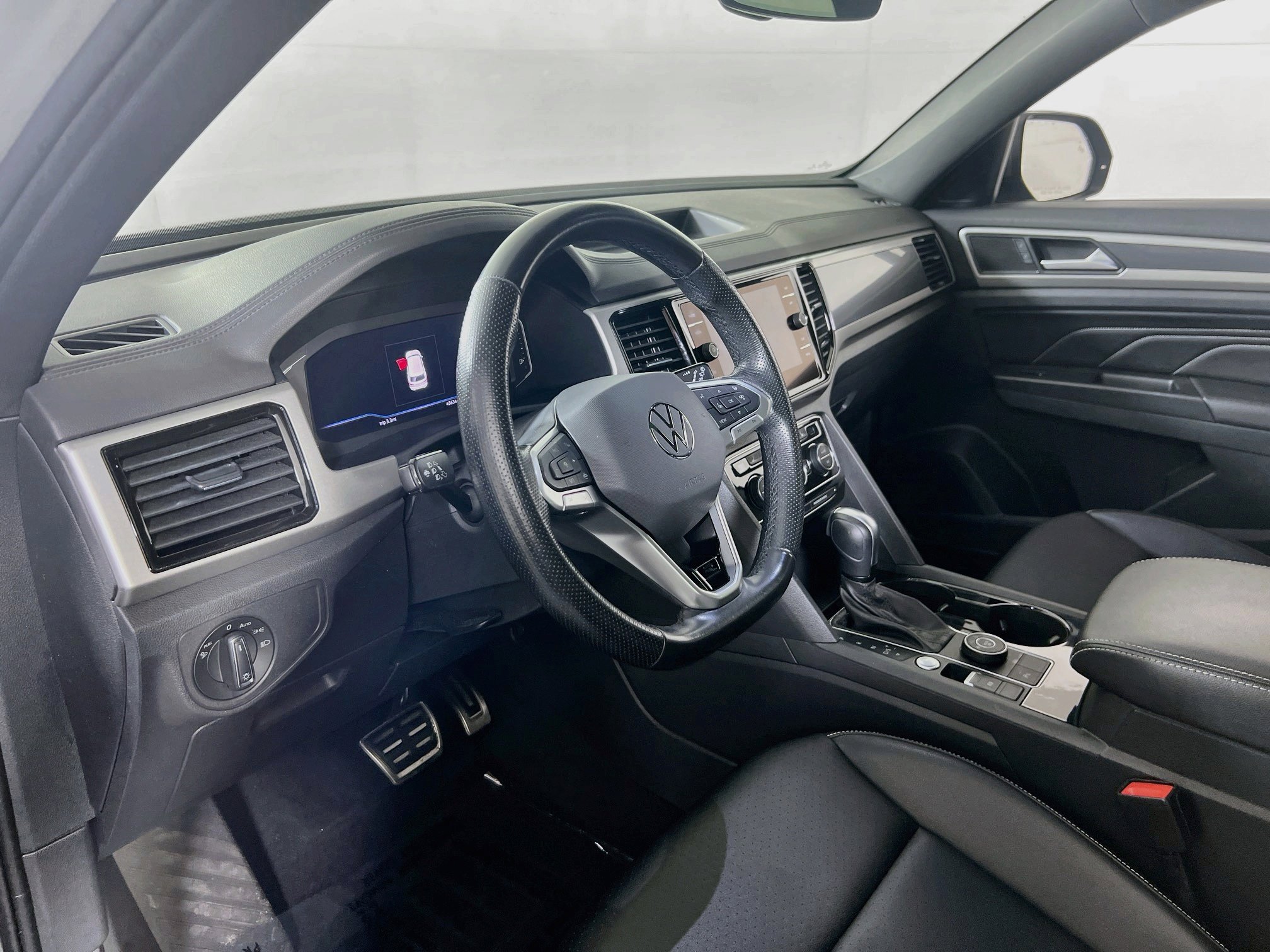 Used 2020 Volkswagen Atlas Cross Sport SEL R-Line AWD/4WD image 9