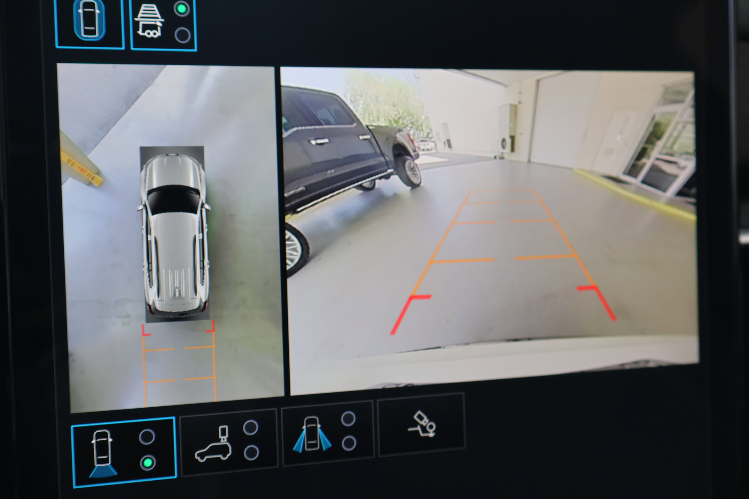 Used 2024 GMC Acadia Denali w/ LPO, Floor Liner Package image 4