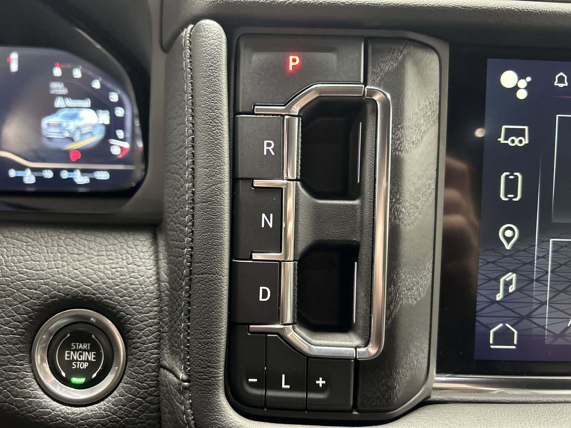 Used 2022 GMC Yukon XL Denali image 17