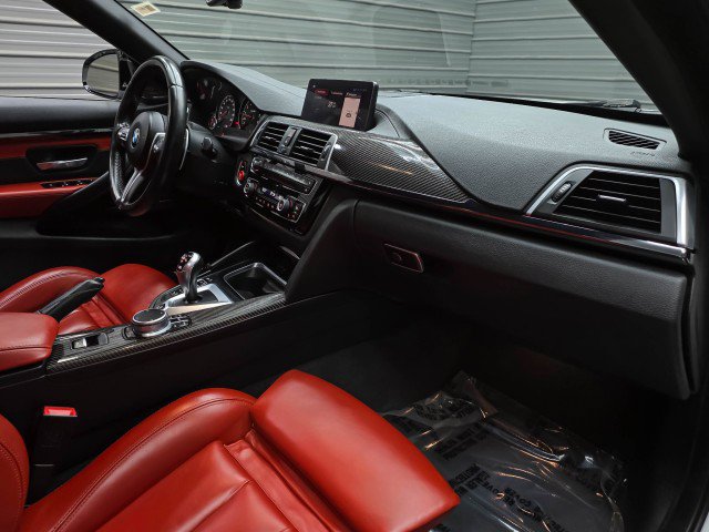Used 2019 BMW M4 Convertible w/ Competition Package RWD image 15