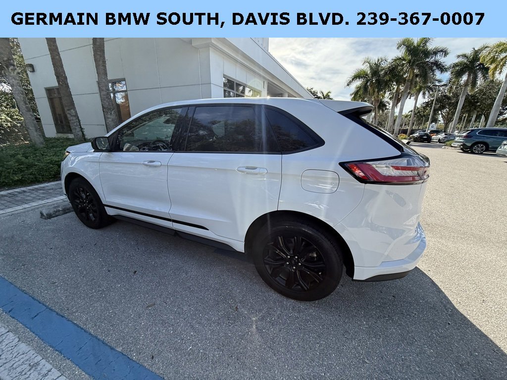 Used 2022 Ford Edge SE w/ Black Appearance Package image 3