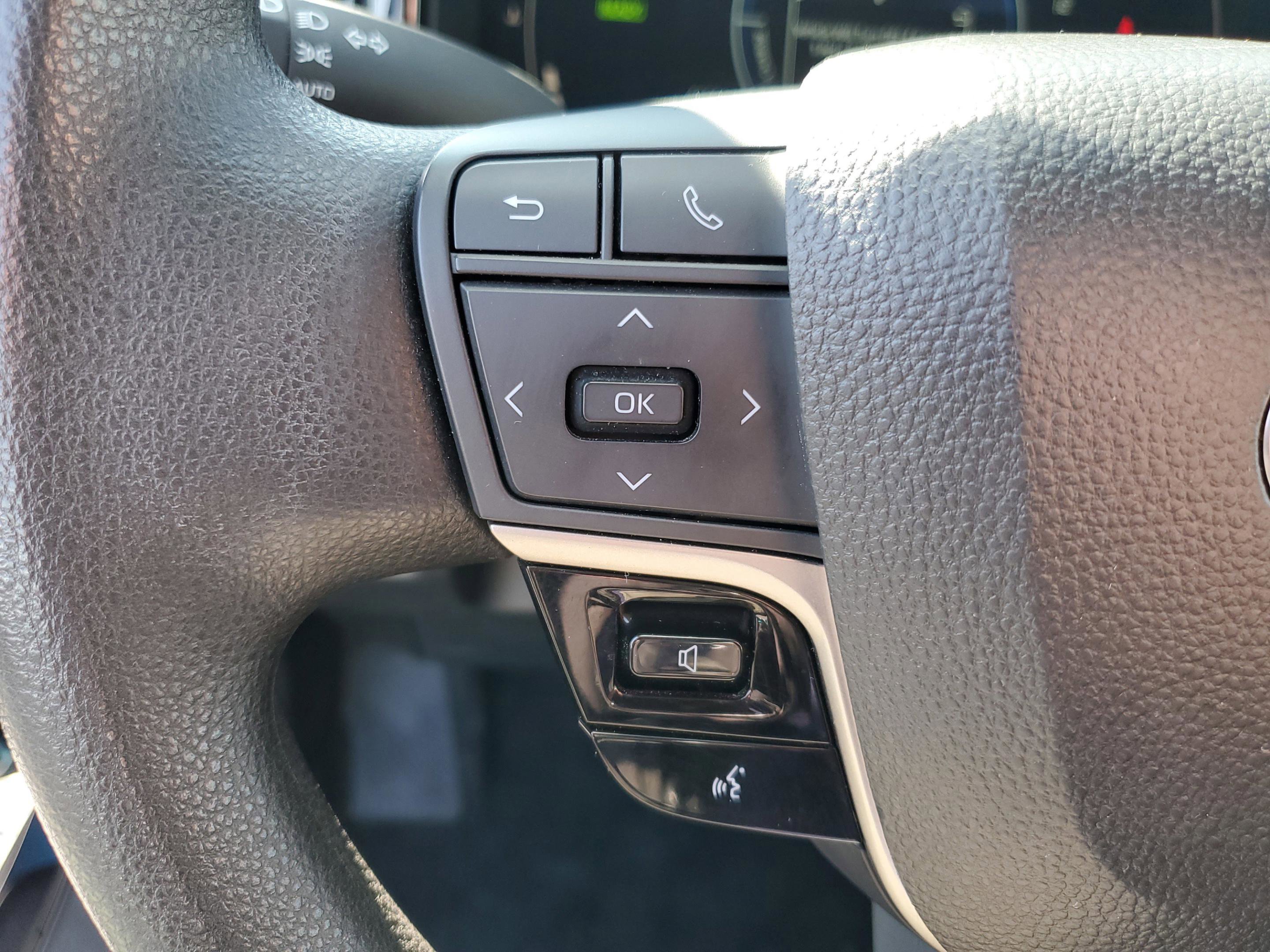 Used 2025 Toyota Camry LE image 25