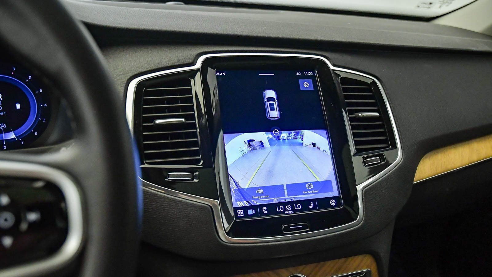 Used 2025 Volvo XC90 B6 Plus AWD/4WD image 28