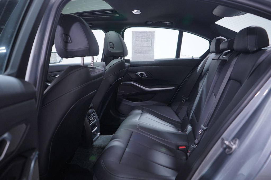 Used 2025 BMW 330i xDrive Sedan image 9