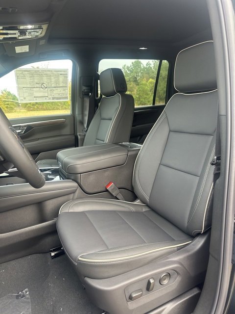 New 2026 Chevrolet Suburban Premier image 18