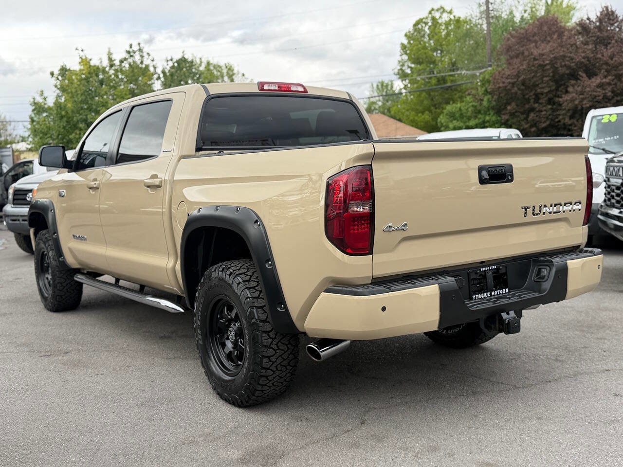 Used 2017 Toyota Tundra Limited w/ Limited Premium Package AWD/4WD image 16